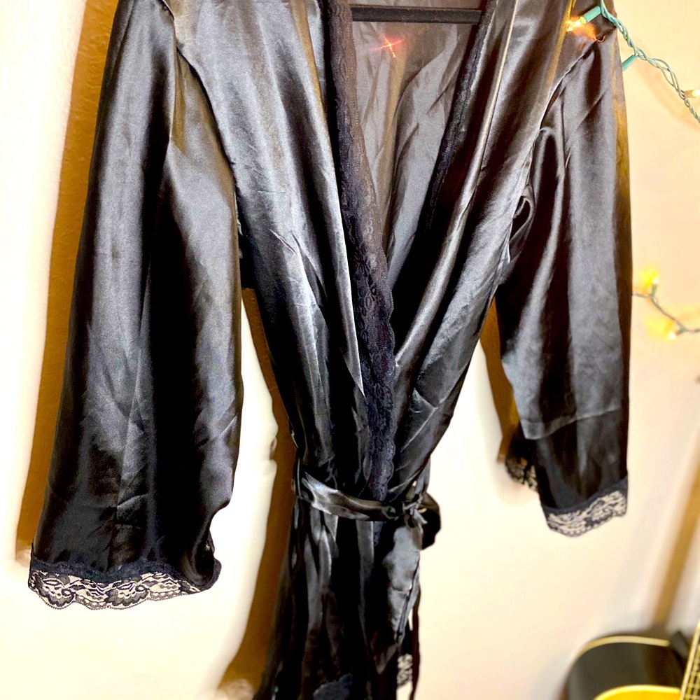 Frederick’s of Hollywood Black Silk Kimono Robe
